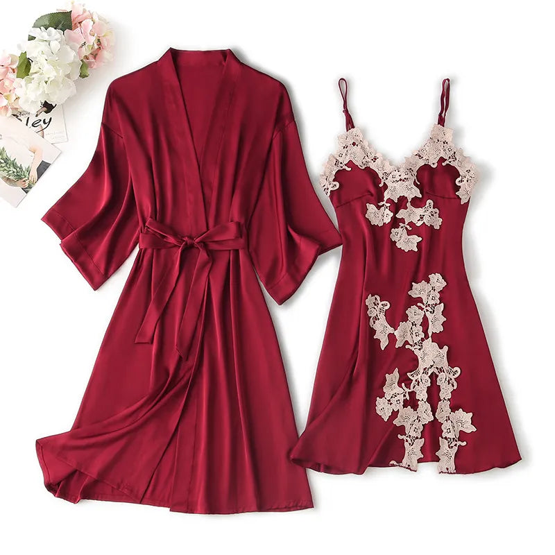 Conjunto de camisola e robe em seda rosa, Moda noturna feminina, Camisola feminina de luxo, Detalhes elegantes, Conforto e estilo, Relaxamento em casa, Moda íntima sofisticada.